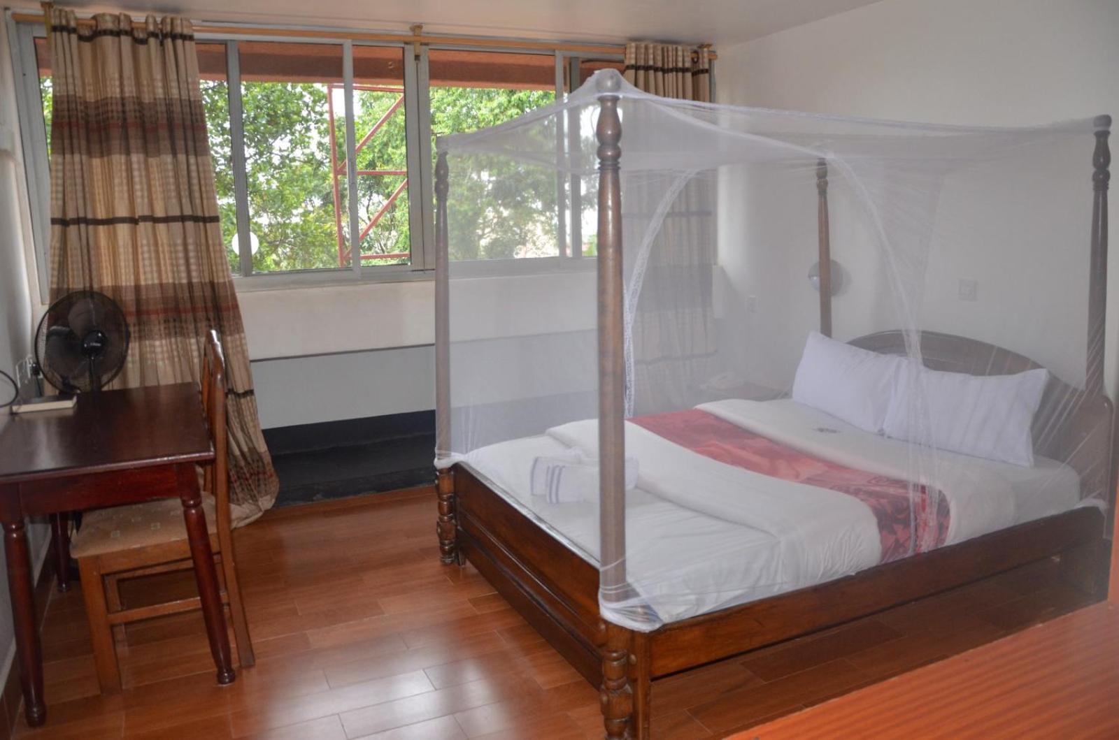 Entebbe Flights Motel Экстерьер фото