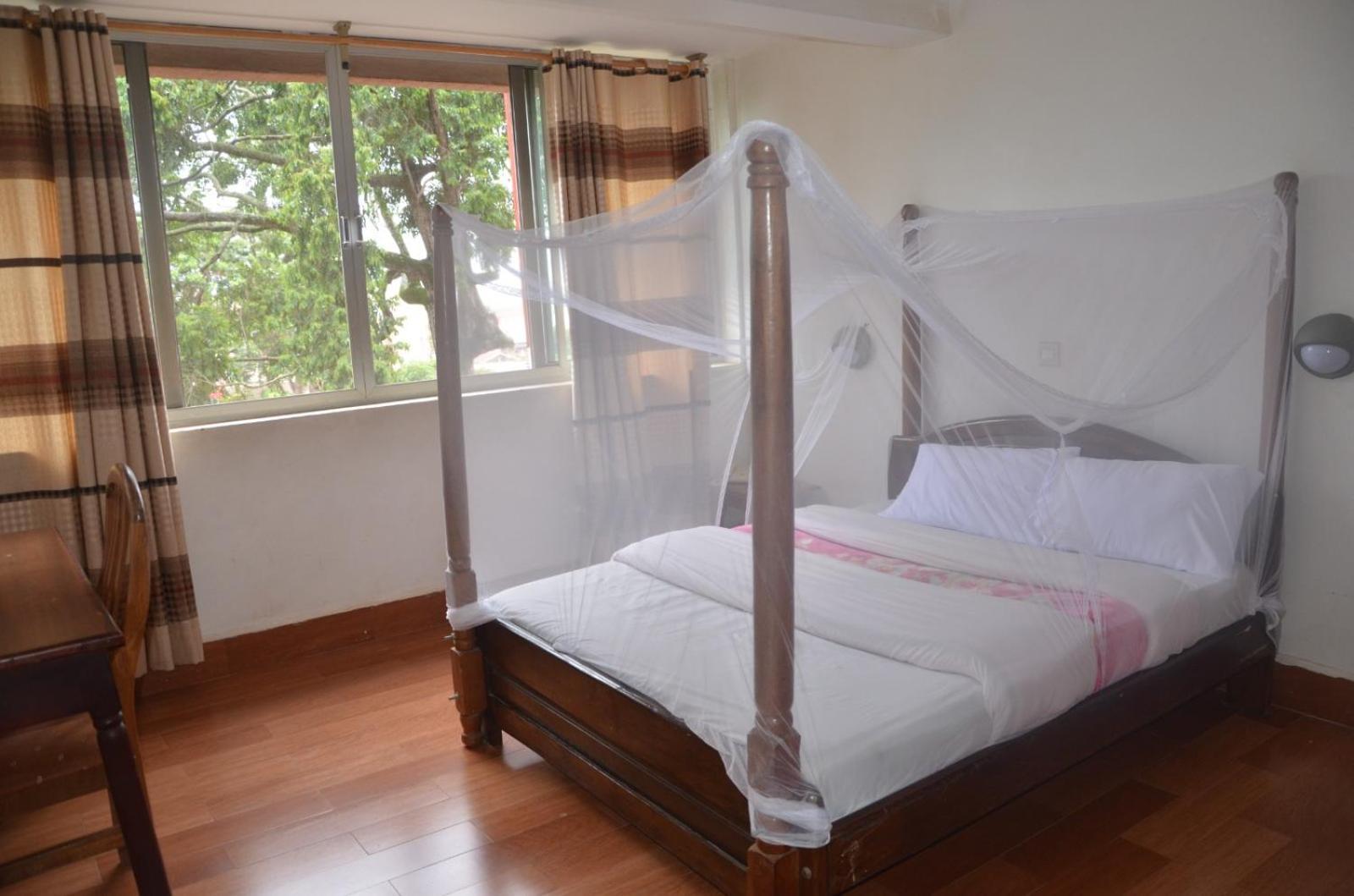 Entebbe Flights Motel Экстерьер фото