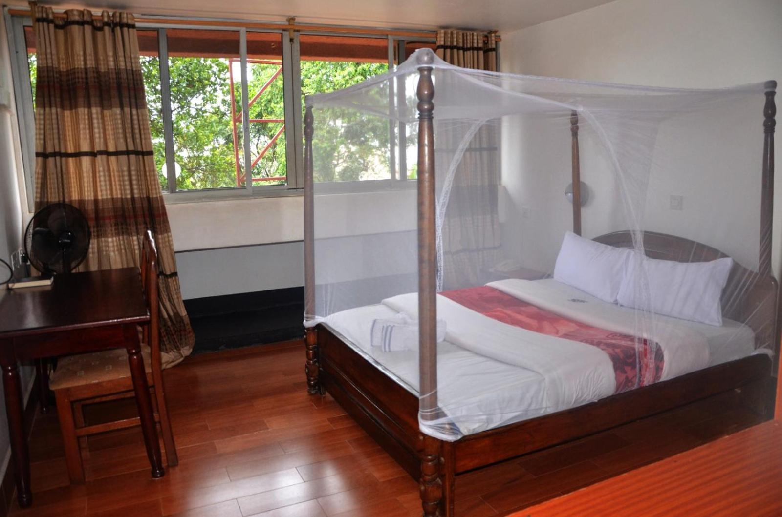 Entebbe Flights Motel Экстерьер фото