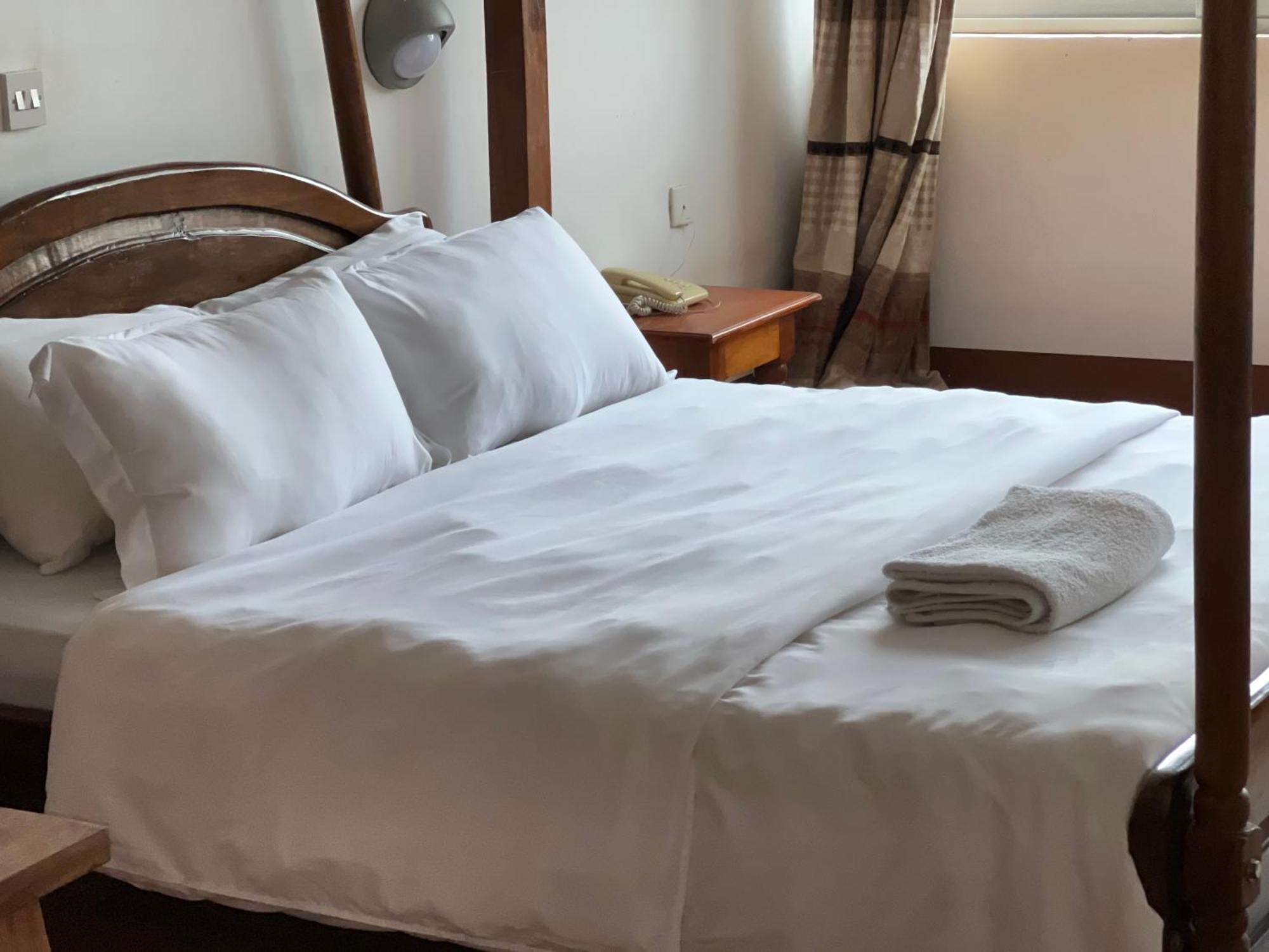 Entebbe Flights Motel Экстерьер фото