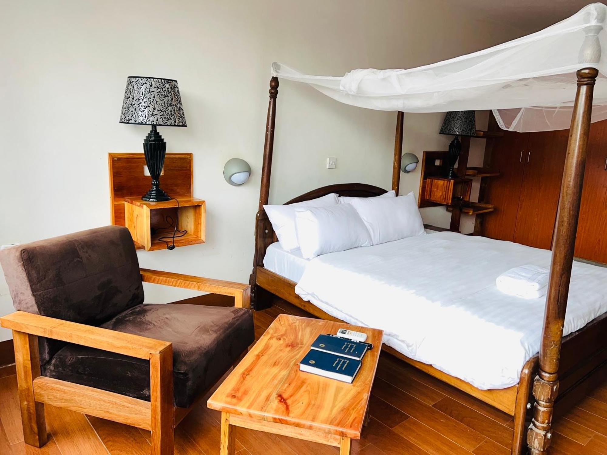 Entebbe Flights Motel Экстерьер фото