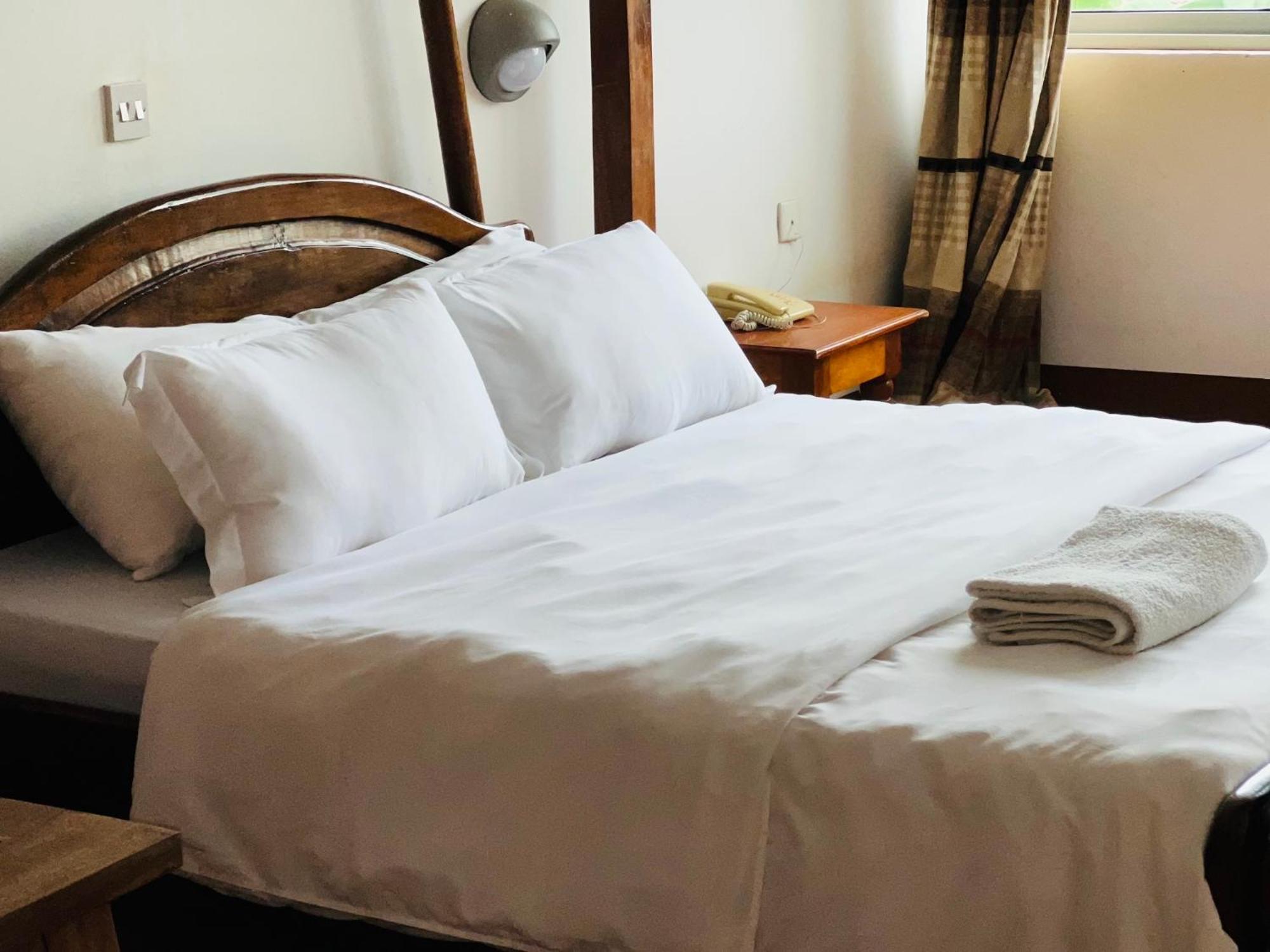 Entebbe Flights Motel Экстерьер фото