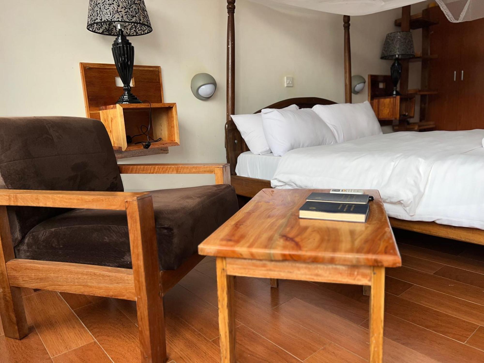 Entebbe Flights Motel Экстерьер фото