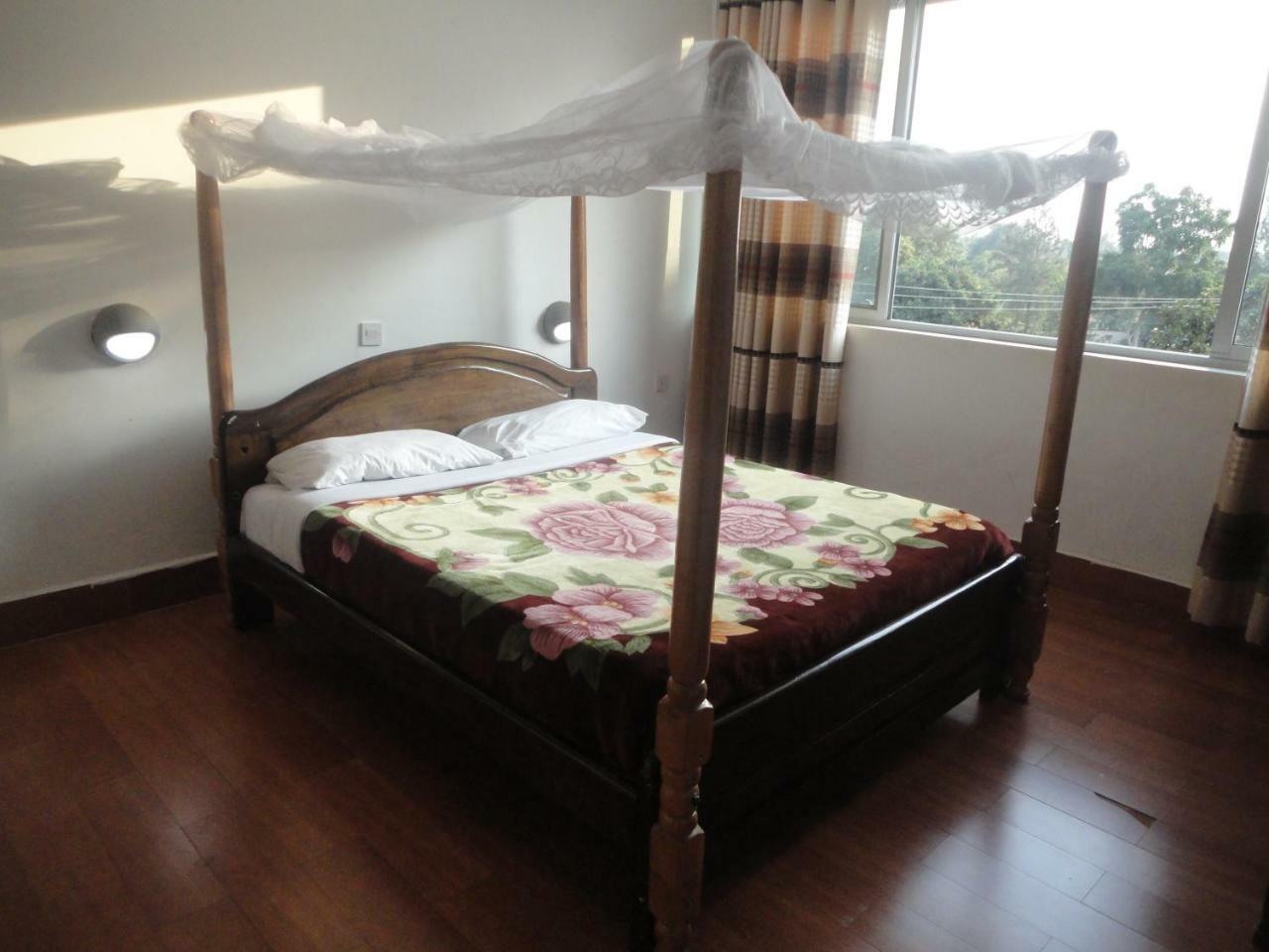 Entebbe Flights Motel Экстерьер фото