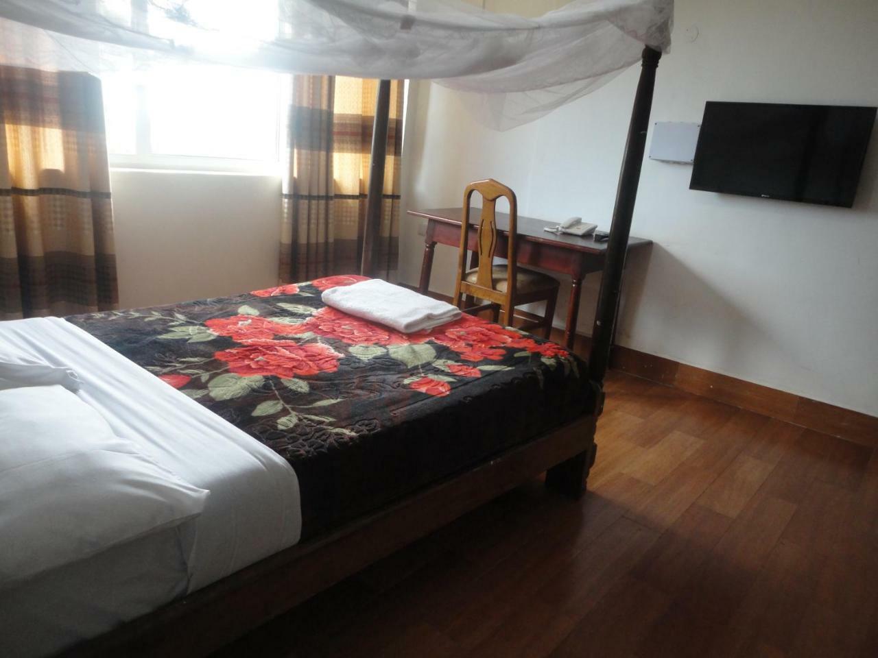 Entebbe Flights Motel Экстерьер фото
