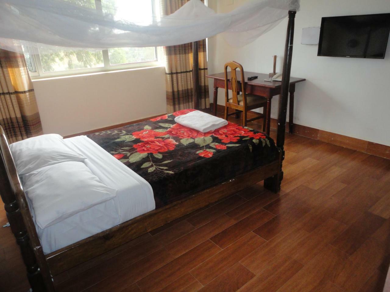 Entebbe Flights Motel Экстерьер фото