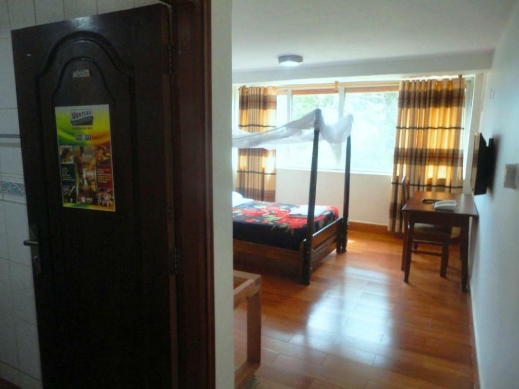 Entebbe Flights Motel Экстерьер фото