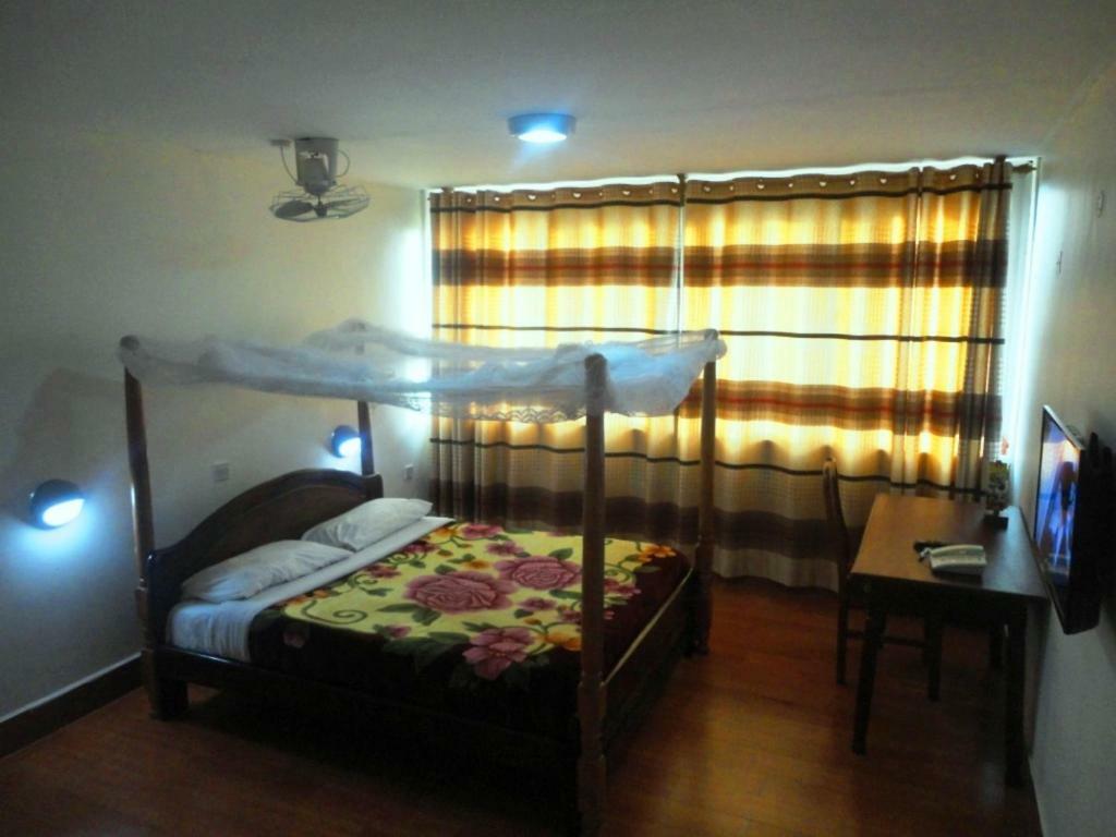 Entebbe Flights Motel Экстерьер фото