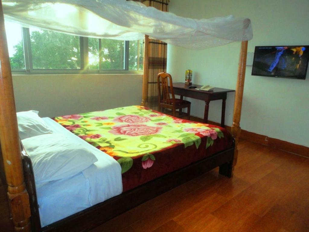 Entebbe Flights Motel Экстерьер фото