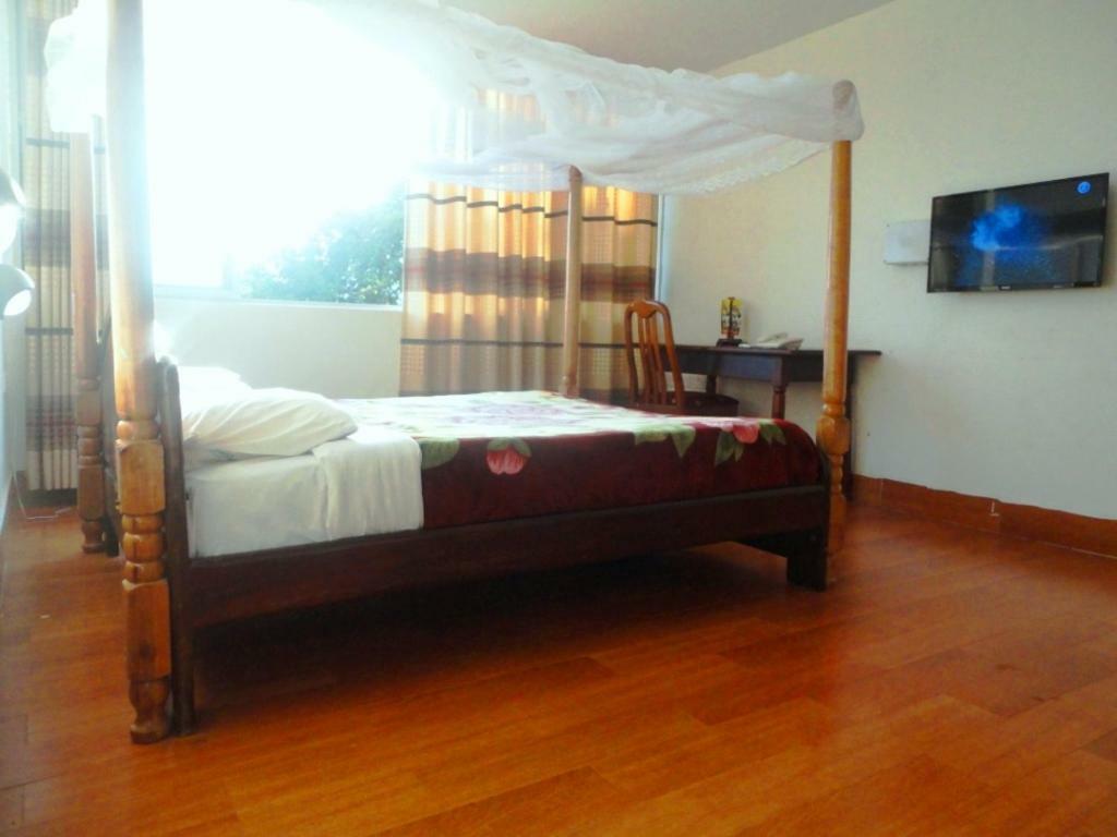 Entebbe Flights Motel Экстерьер фото