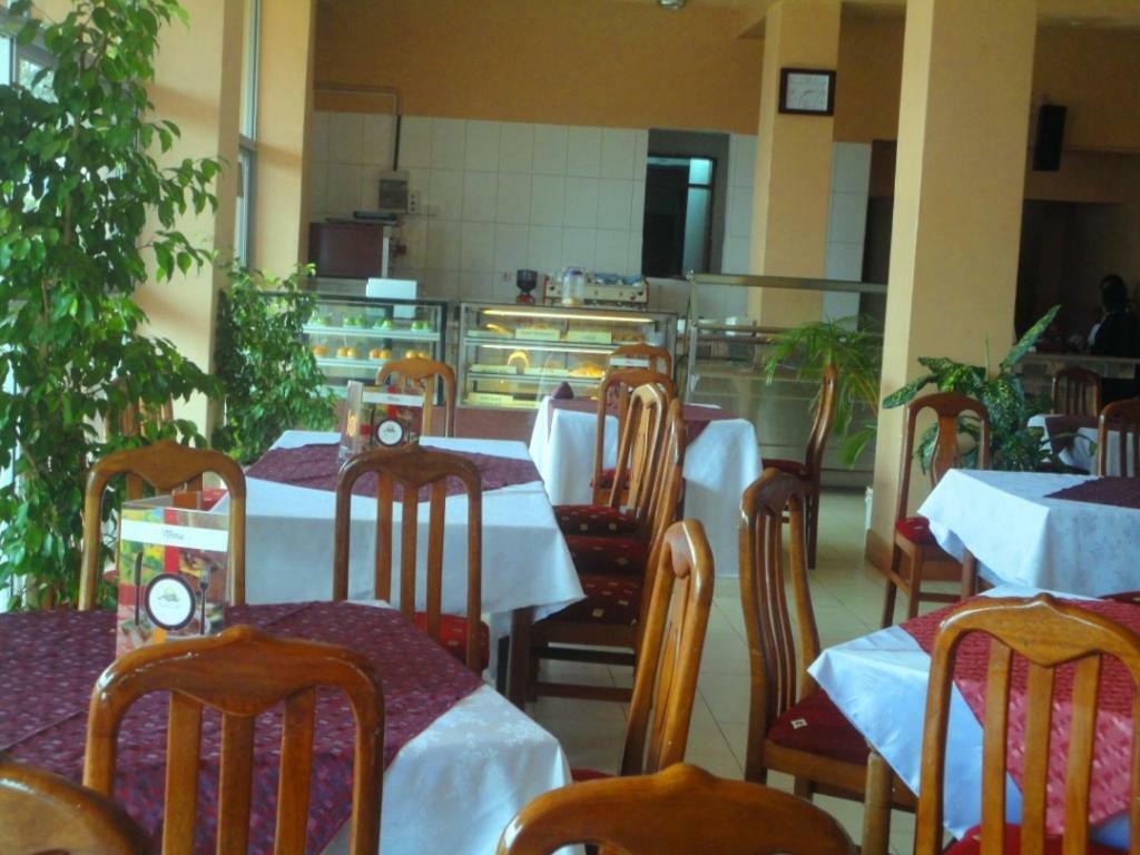 Entebbe Flights Motel Экстерьер фото